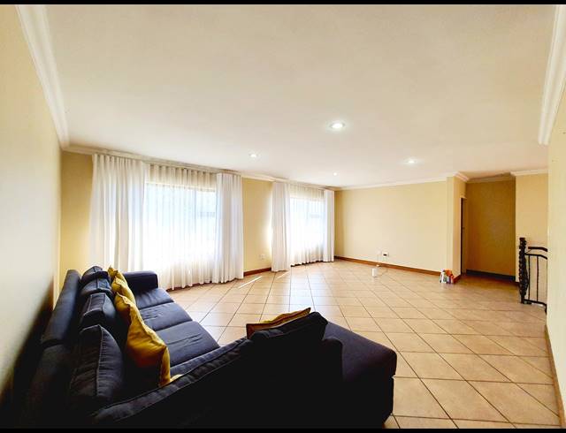 4 BEDROOM FREEHOLD FOR SALE IN CARLSWALD NORTH ESTATE
